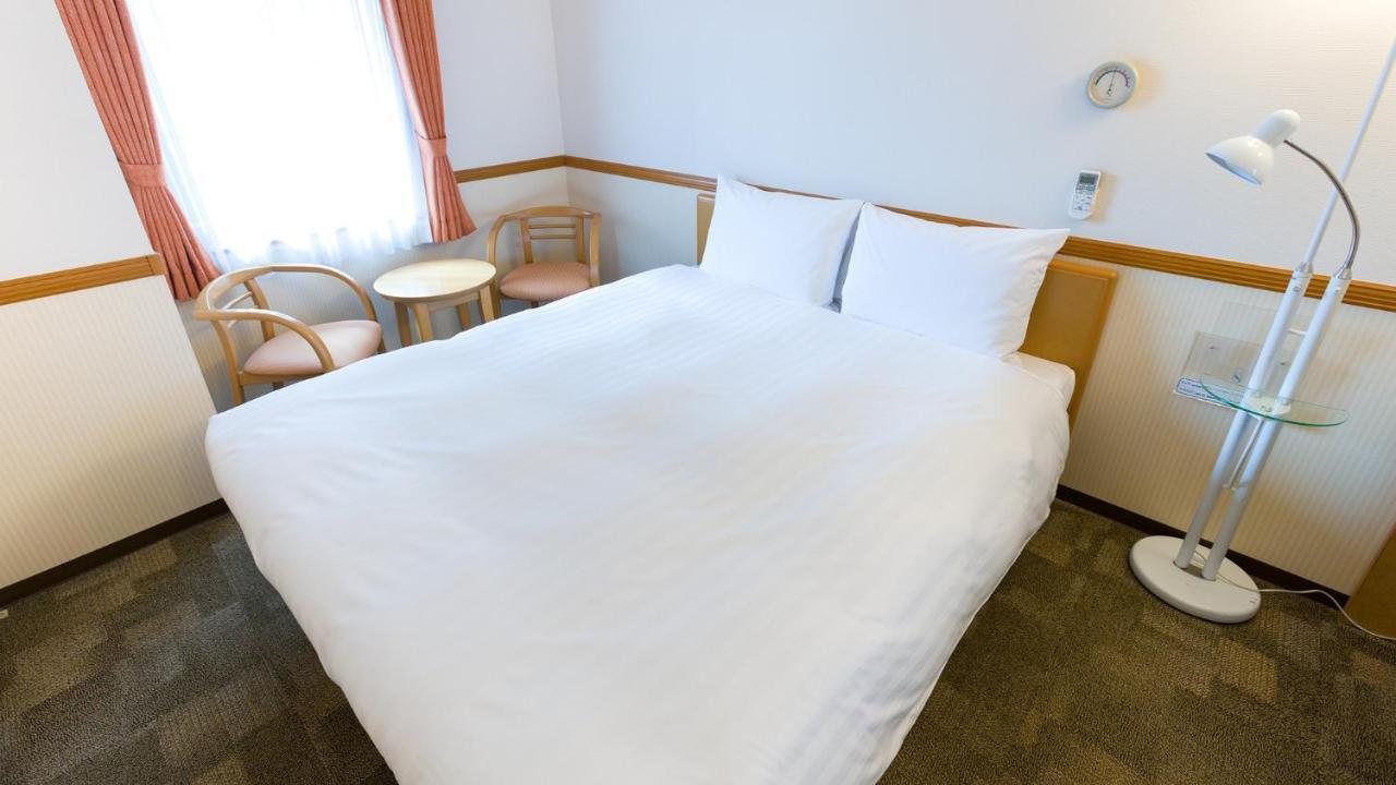 Toyoko Inn Chiba Ekimae Habitación foto